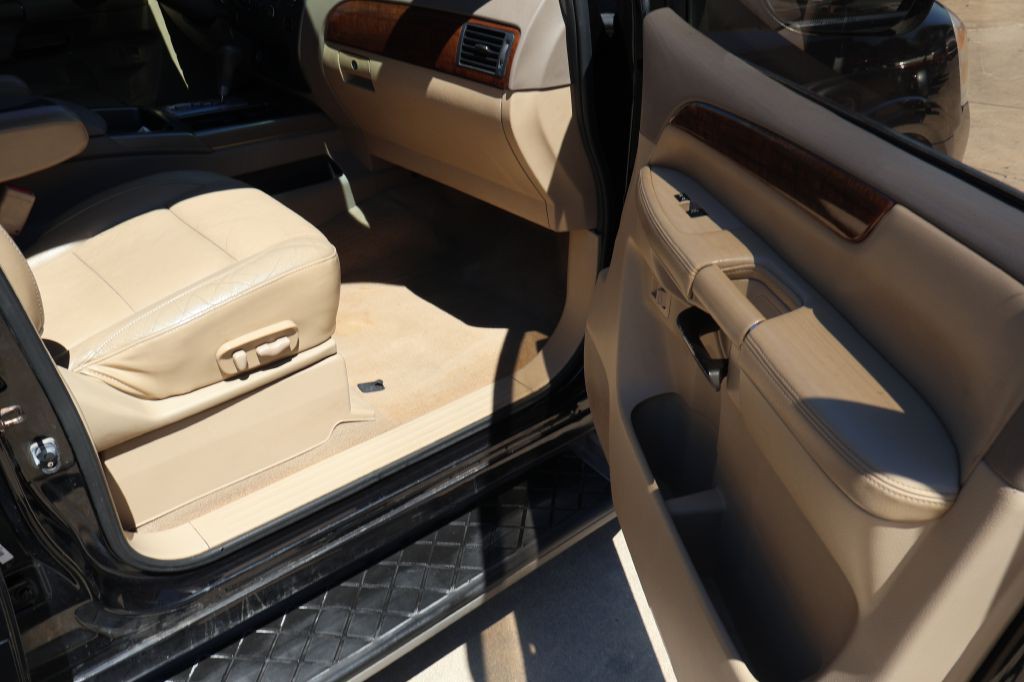 2012 Nissan Armada Image 21