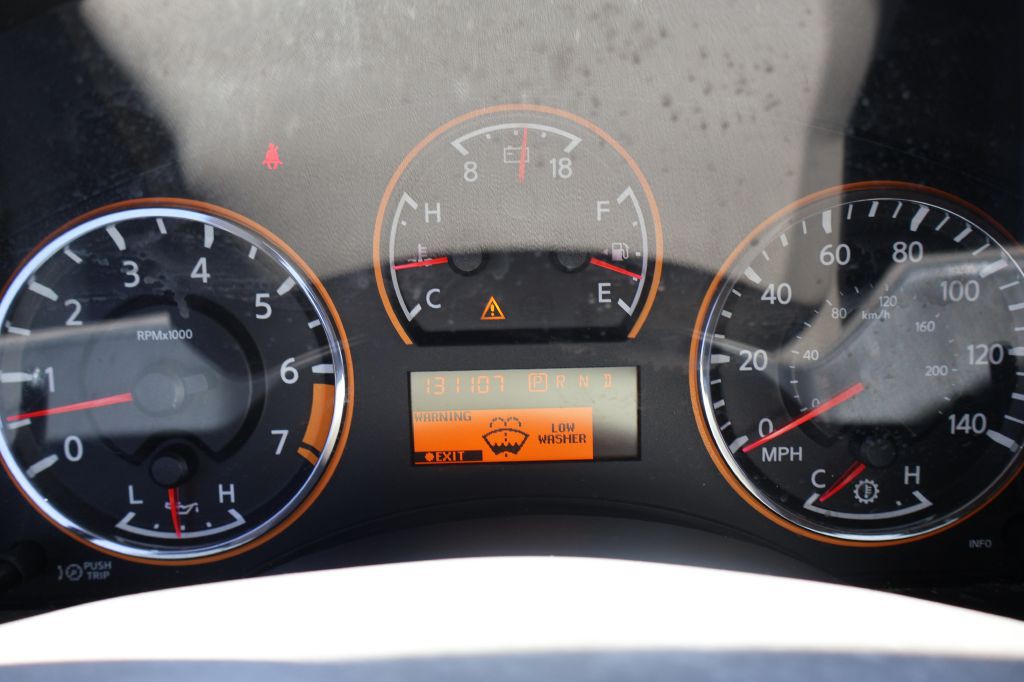 2012 Nissan Armada Image 24