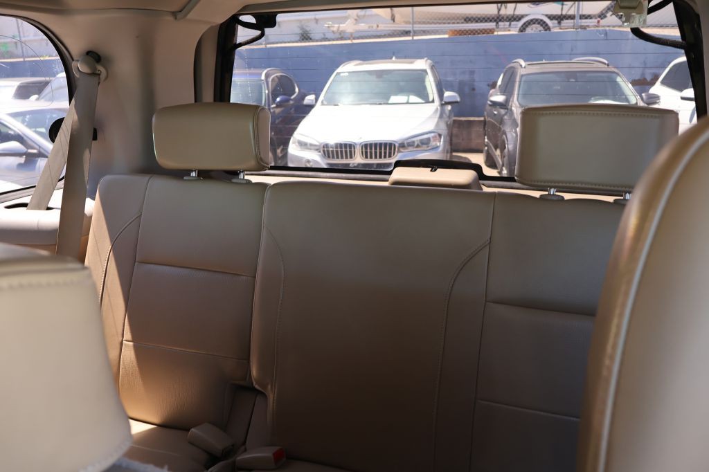 2012 Nissan Armada Image 34