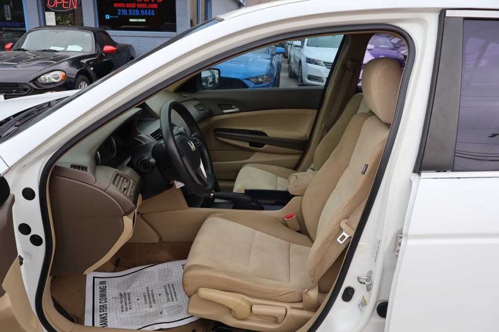 2009 Honda Accord Image 17