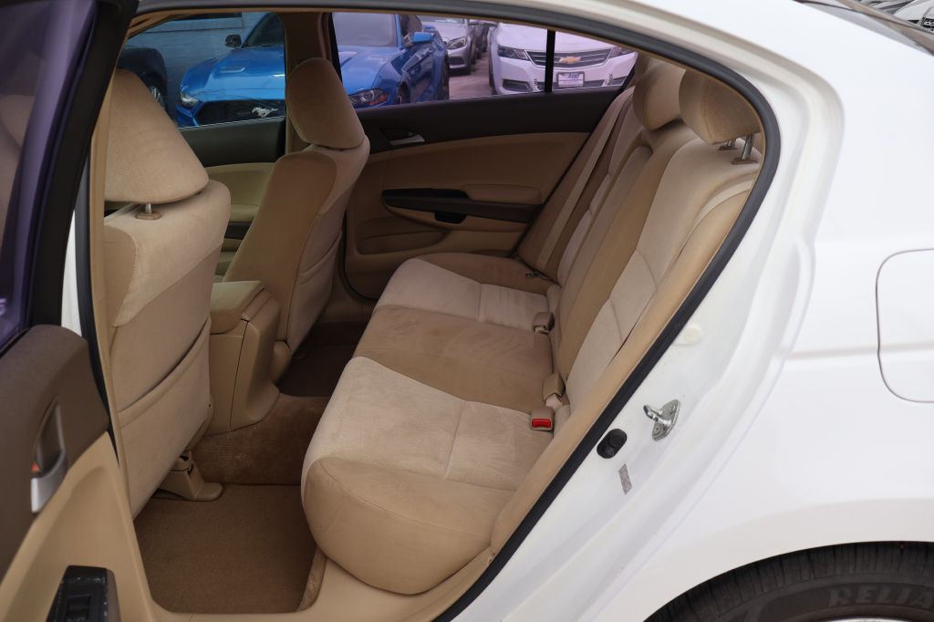 2009 Honda Accord Image 19