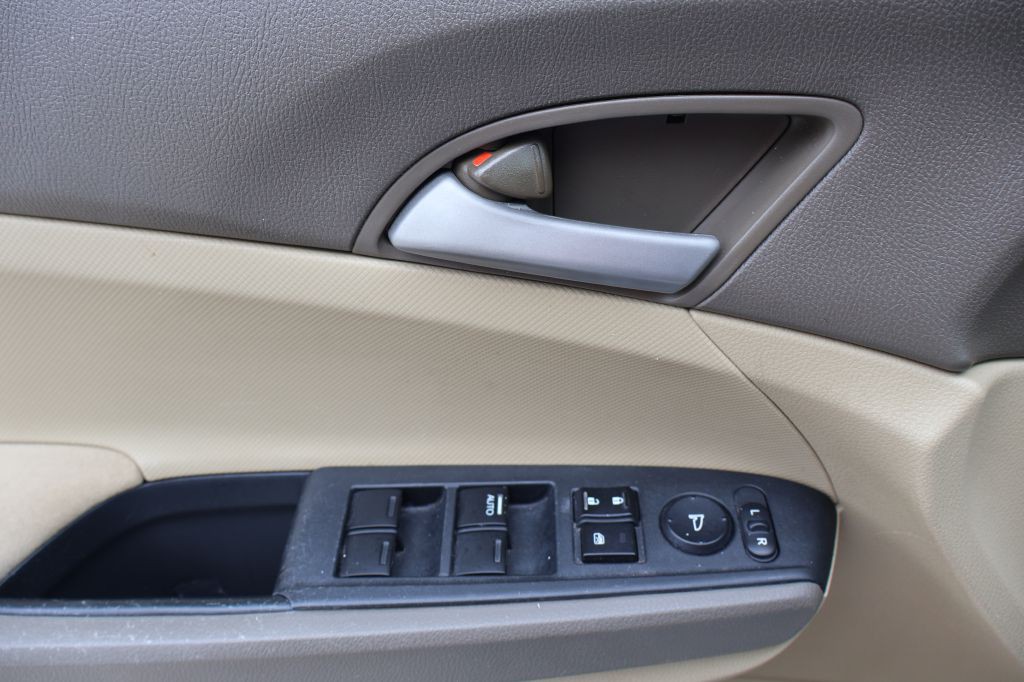 2009 Honda Accord Image 25