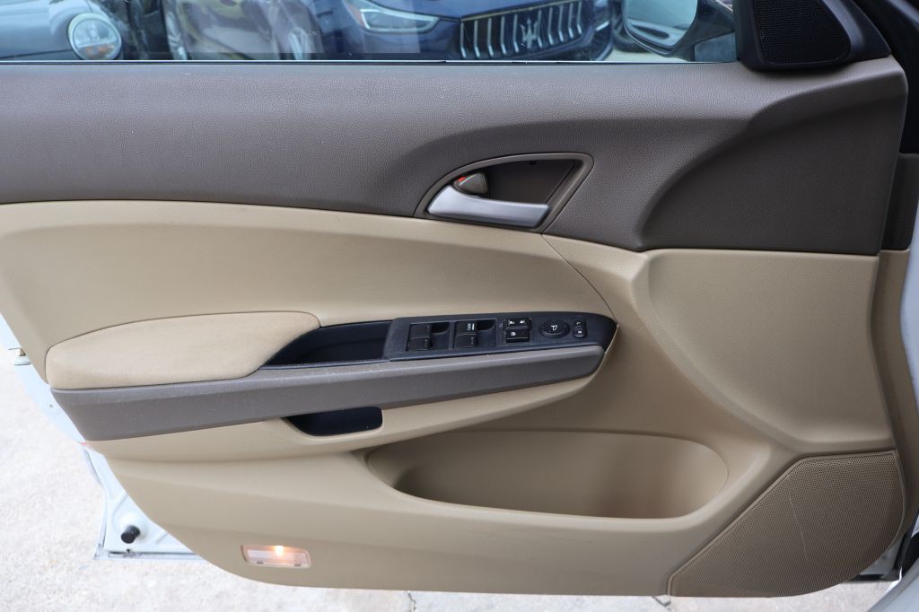 2009 Honda Accord Image 26