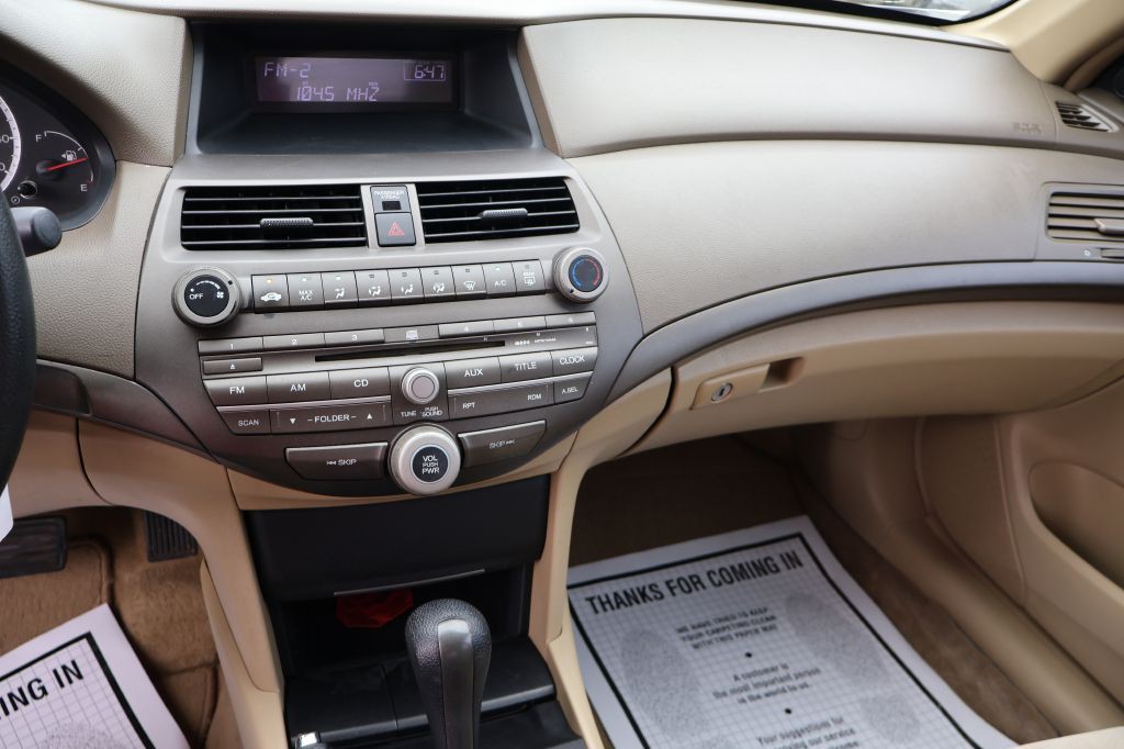 2009 Honda Accord Image 28