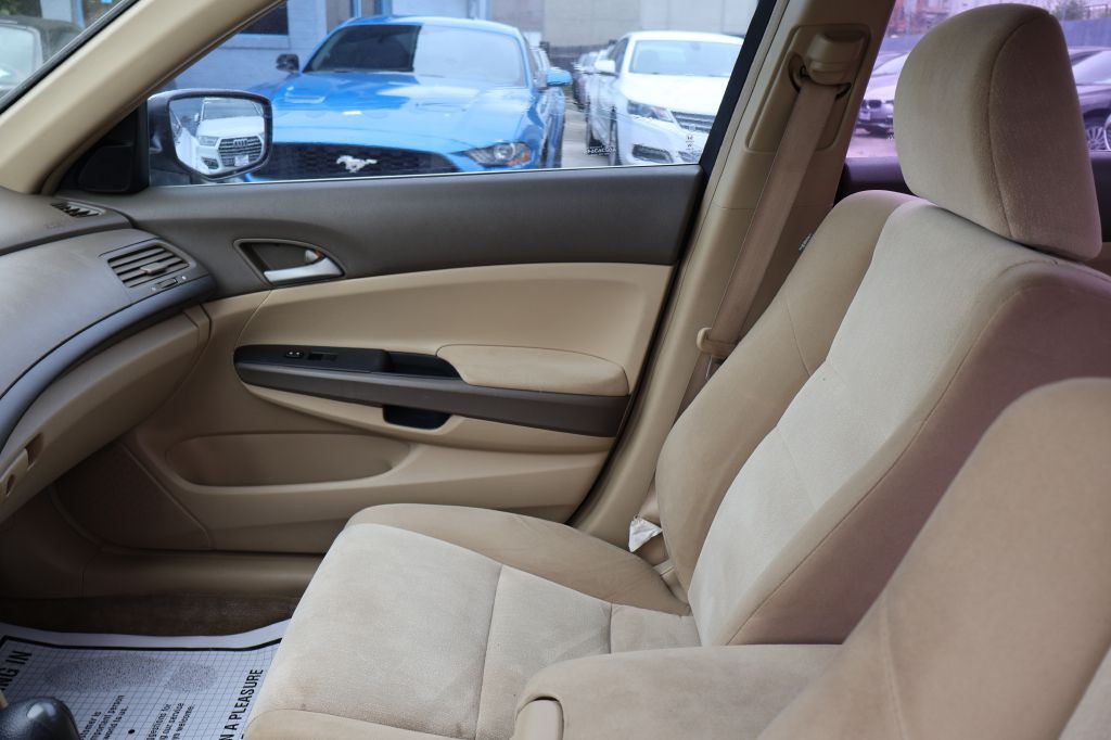 2009 Honda Accord Image 31