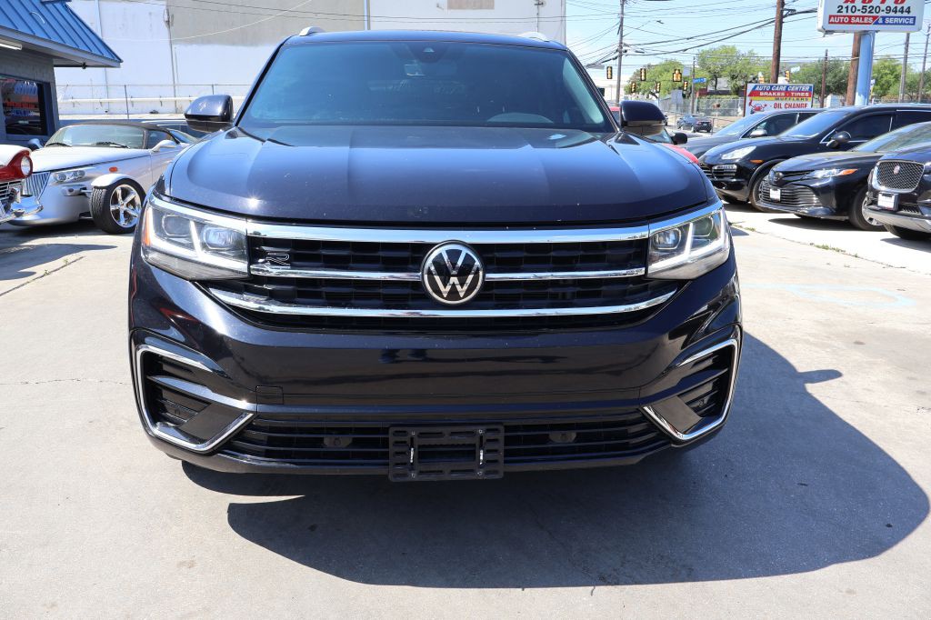 2020 Volkswagen Atlas Cross Sport Image 2