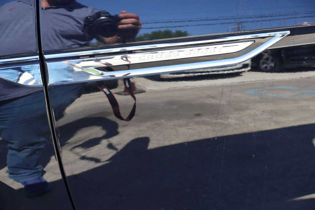 2020 Volkswagen Atlas Cross Sport Image 13