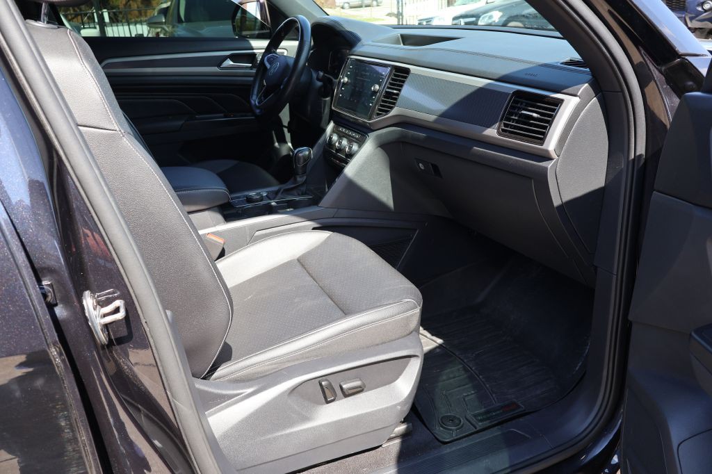 2020 Volkswagen Atlas Cross Sport Image 16