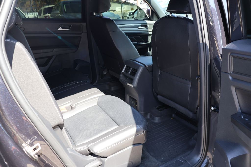 2020 Volkswagen Atlas Cross Sport Image 17