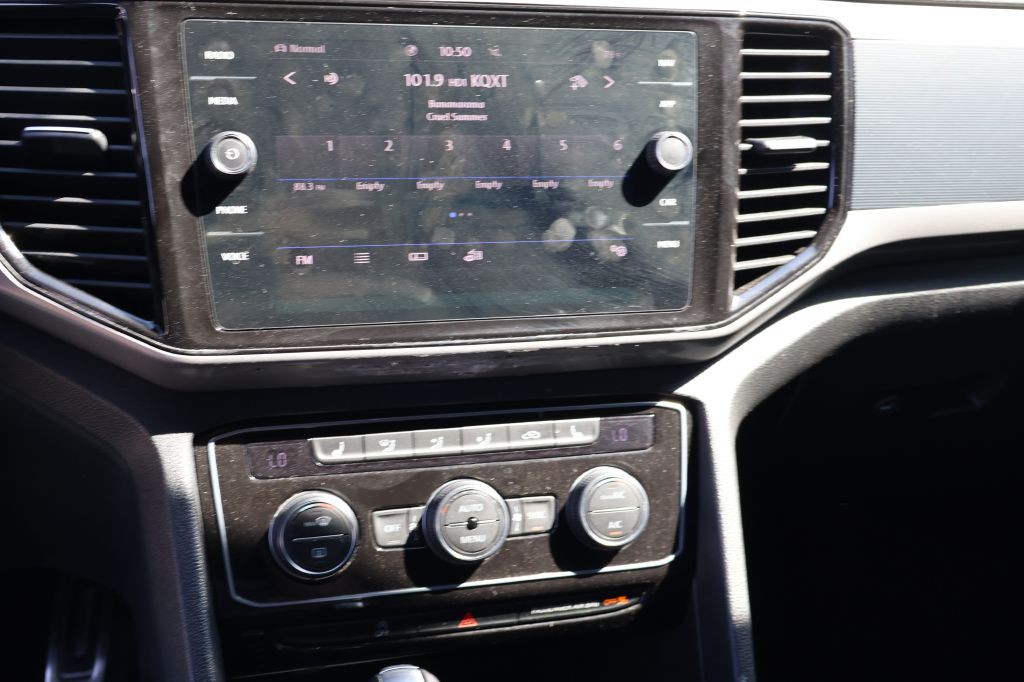 2020 Volkswagen Atlas Cross Sport Image 27