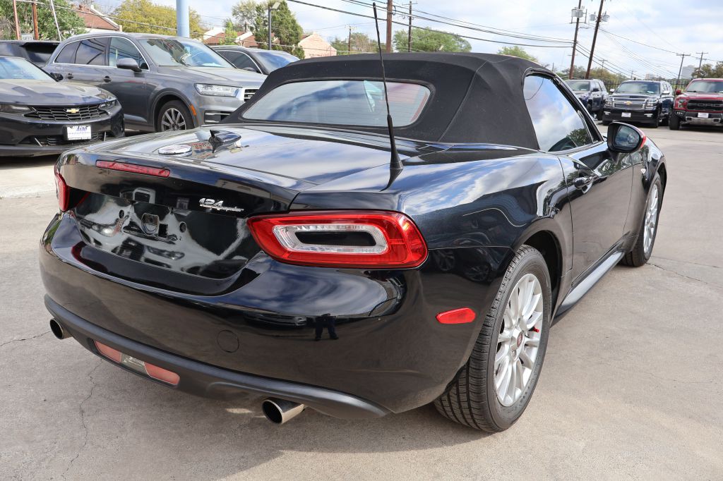 2018 FIAT 124 Spider Image 7