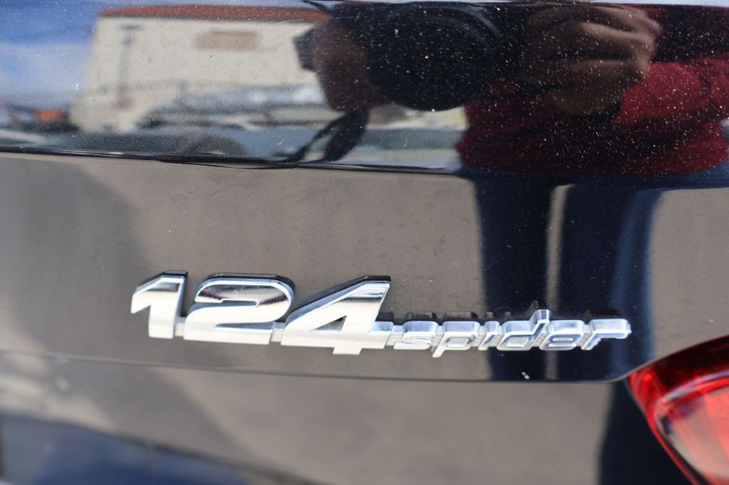 2018 FIAT 124 Spider Image 10