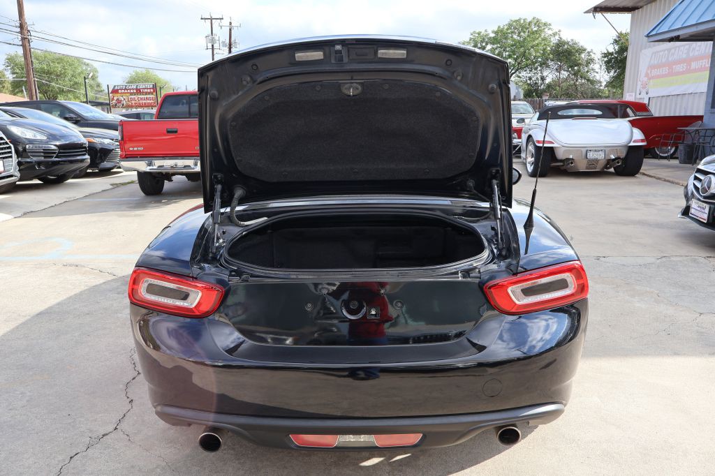 2018 FIAT 124 Spider Image 15
