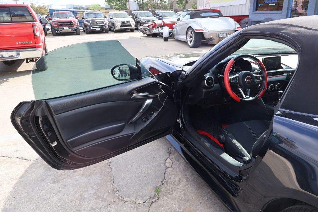 2018 FIAT 124 Spider Image 17