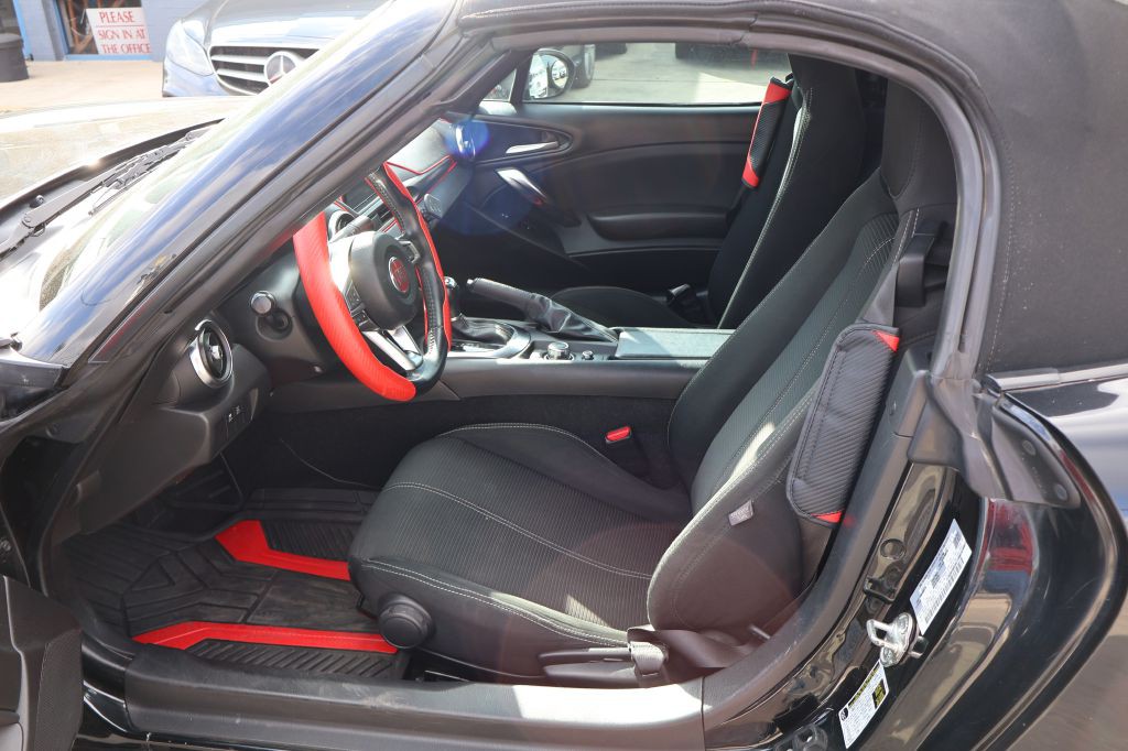 2018 FIAT 124 Spider Image 18