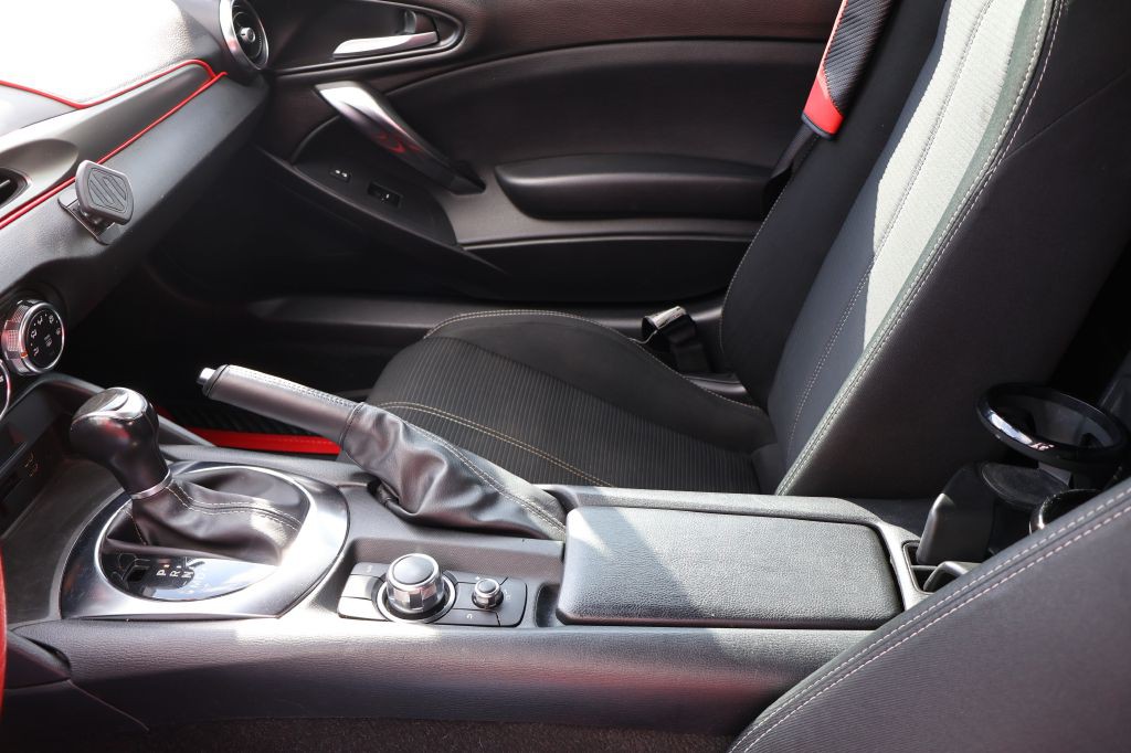 2018 FIAT 124 Spider Image 35