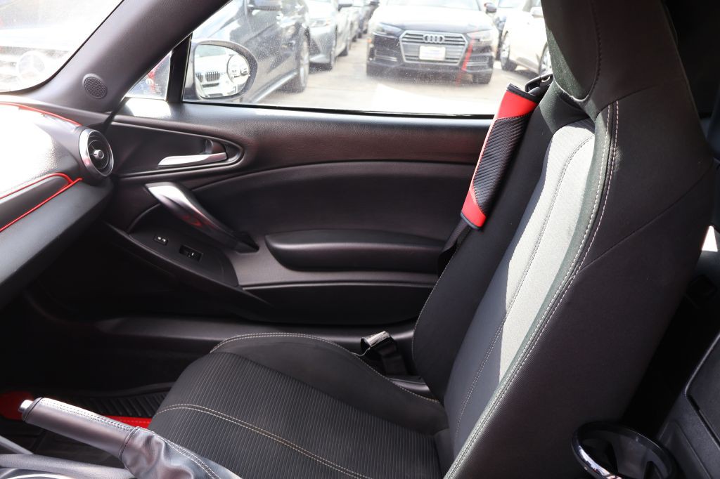 2018 FIAT 124 Spider Image 39