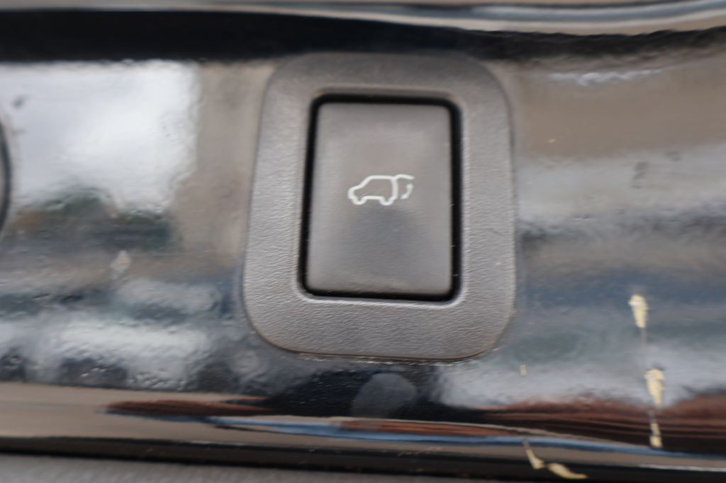 2016 Toyota Highlander Image 21