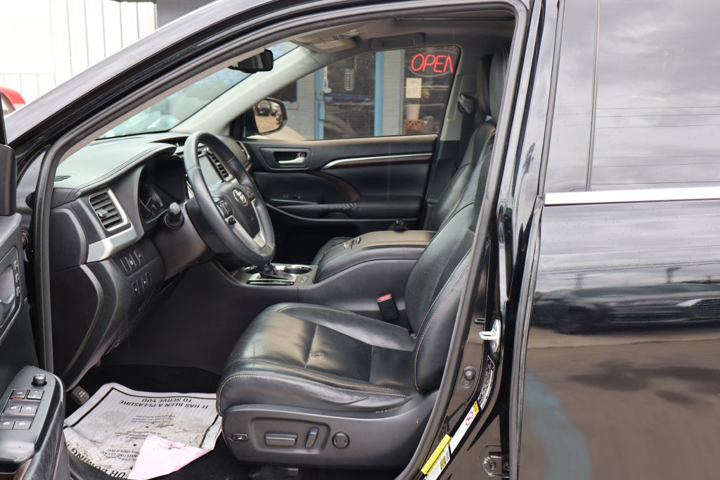 2016 Toyota Highlander Image 25