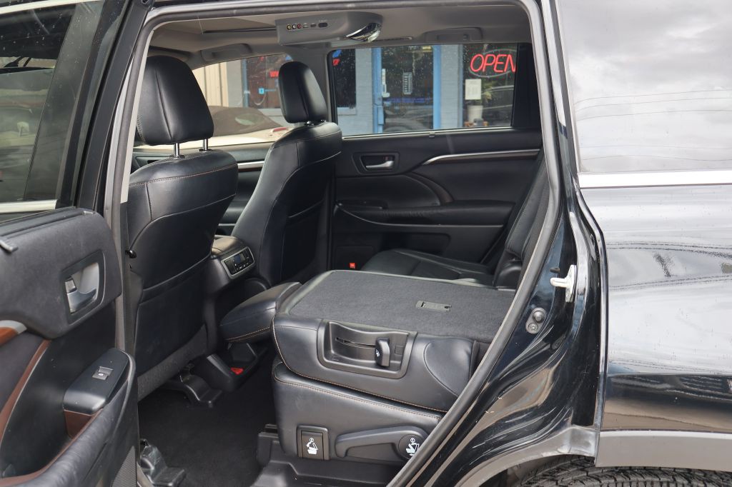 2016 Toyota Highlander Image 27