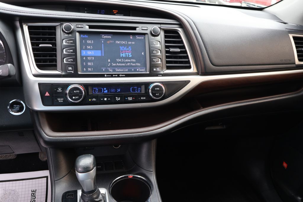 2016 Toyota Highlander Image 39