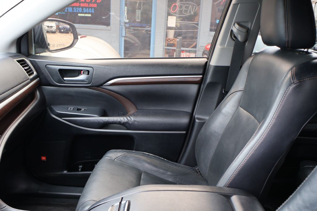 2016 Toyota Highlander Image 42