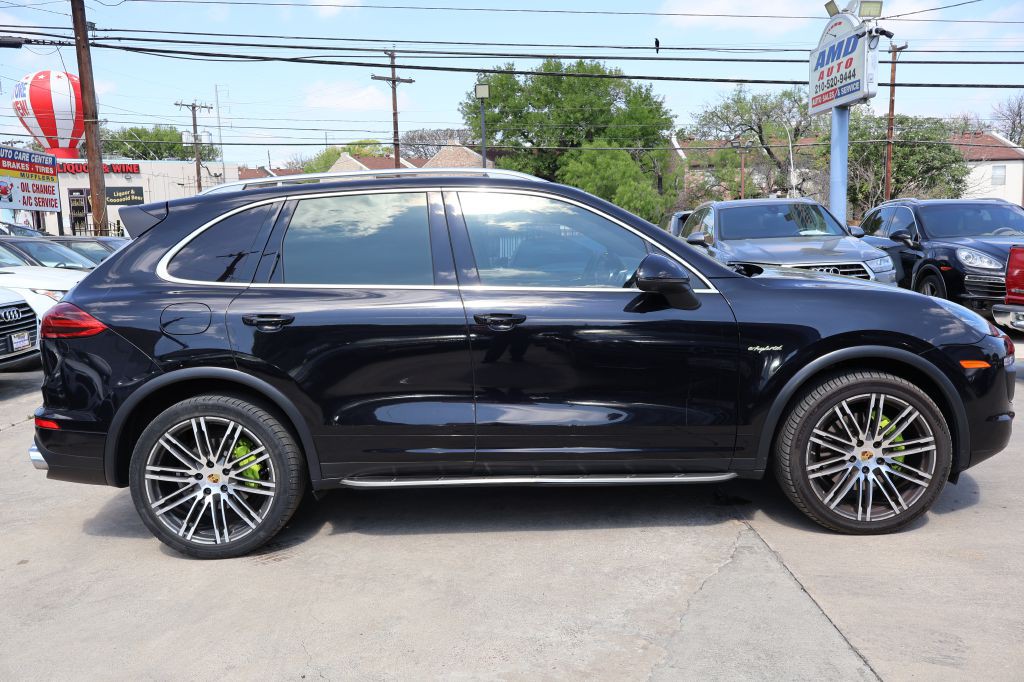 2016 Porsche Cayenne Image 8