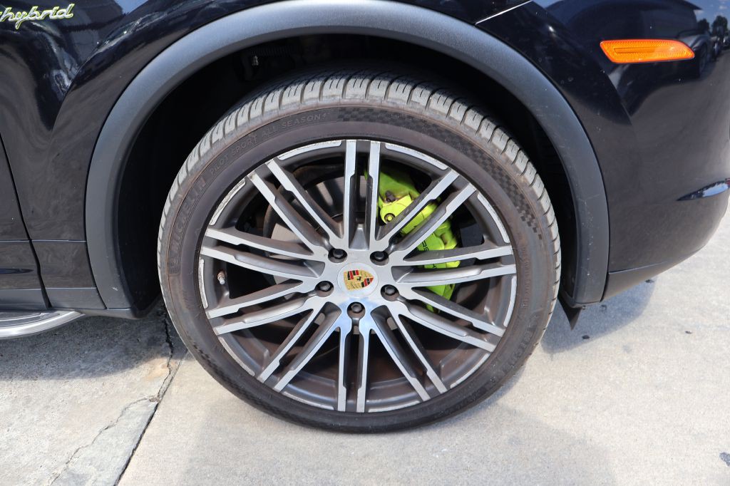 2016 Porsche Cayenne Image 9