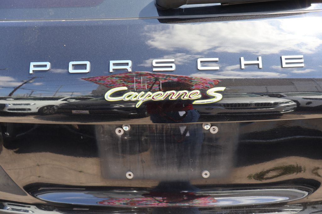 2016 Porsche Cayenne Image 13