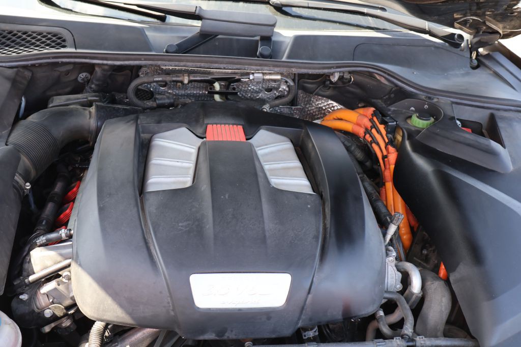 2016 Porsche Cayenne Image 16