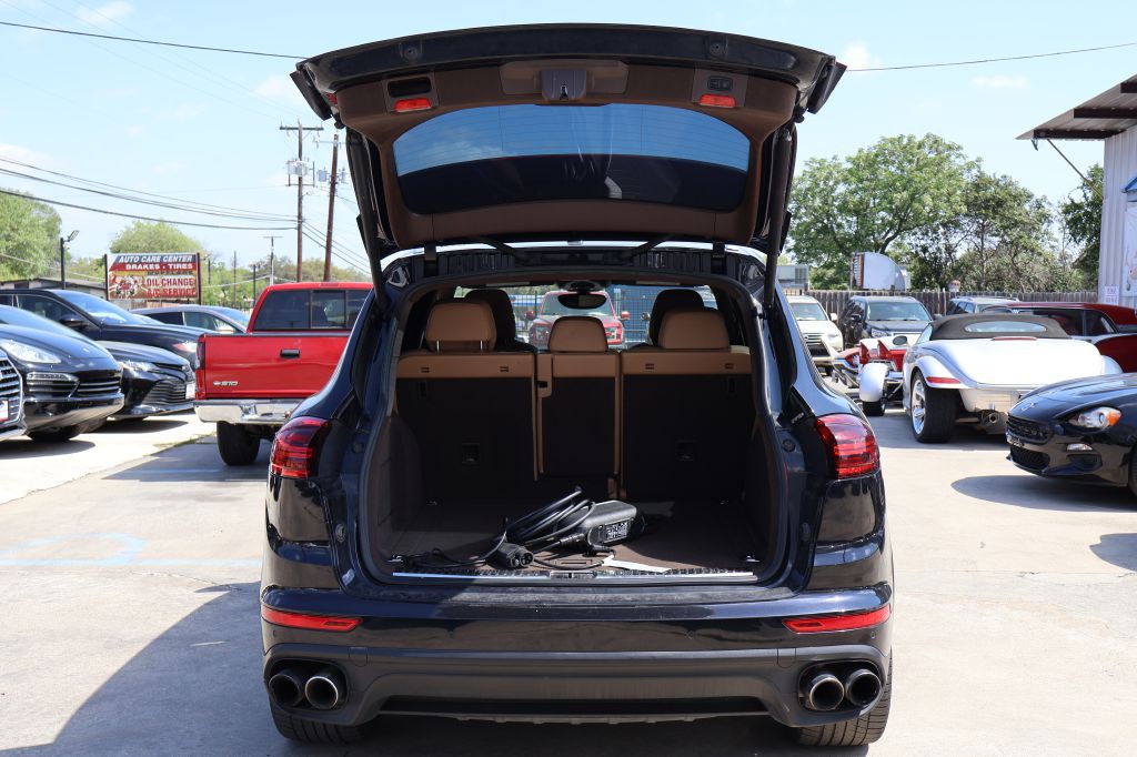 2016 Porsche Cayenne Image 20