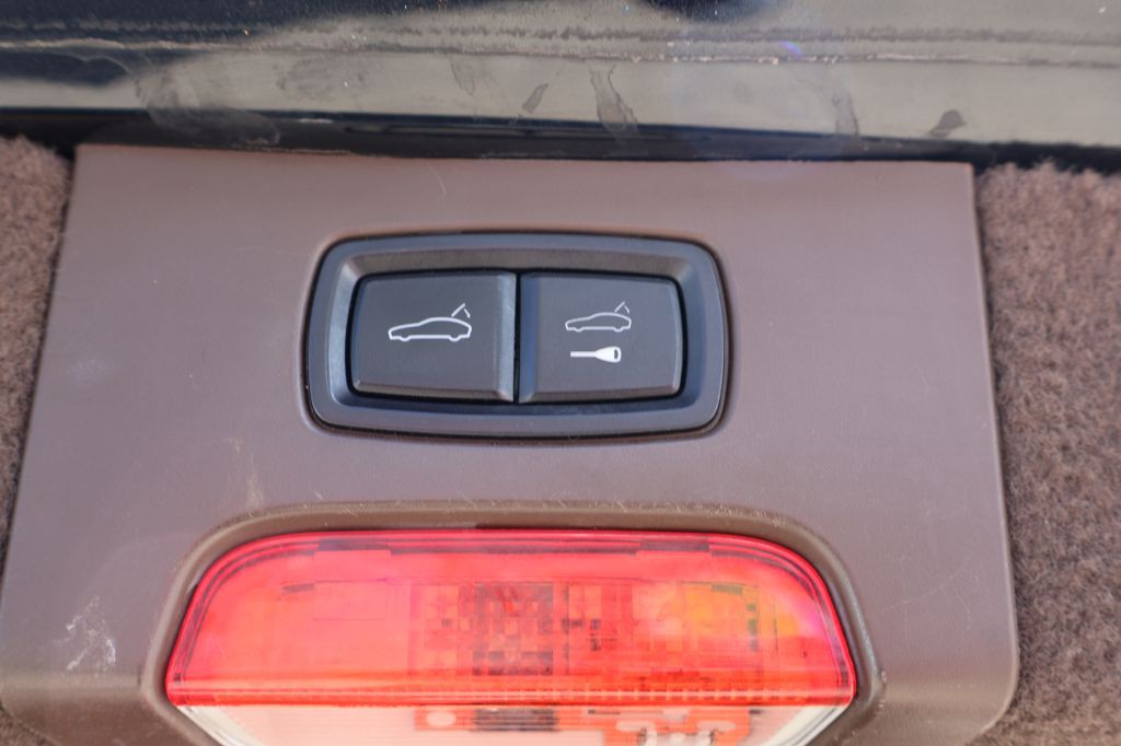 2016 Porsche Cayenne Image 21