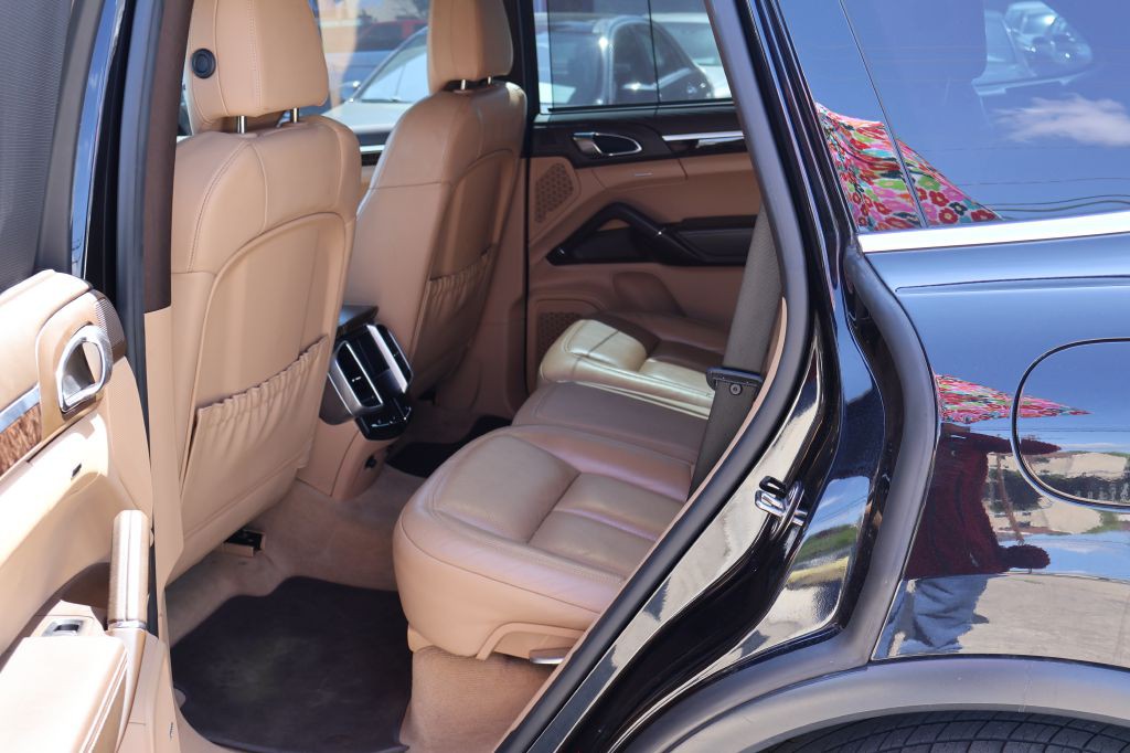 2016 Porsche Cayenne Image 27