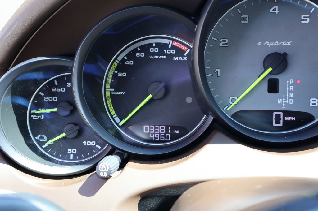 2016 Porsche Cayenne Image 30