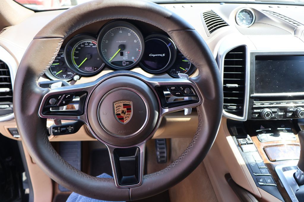 2016 Porsche Cayenne Image 31