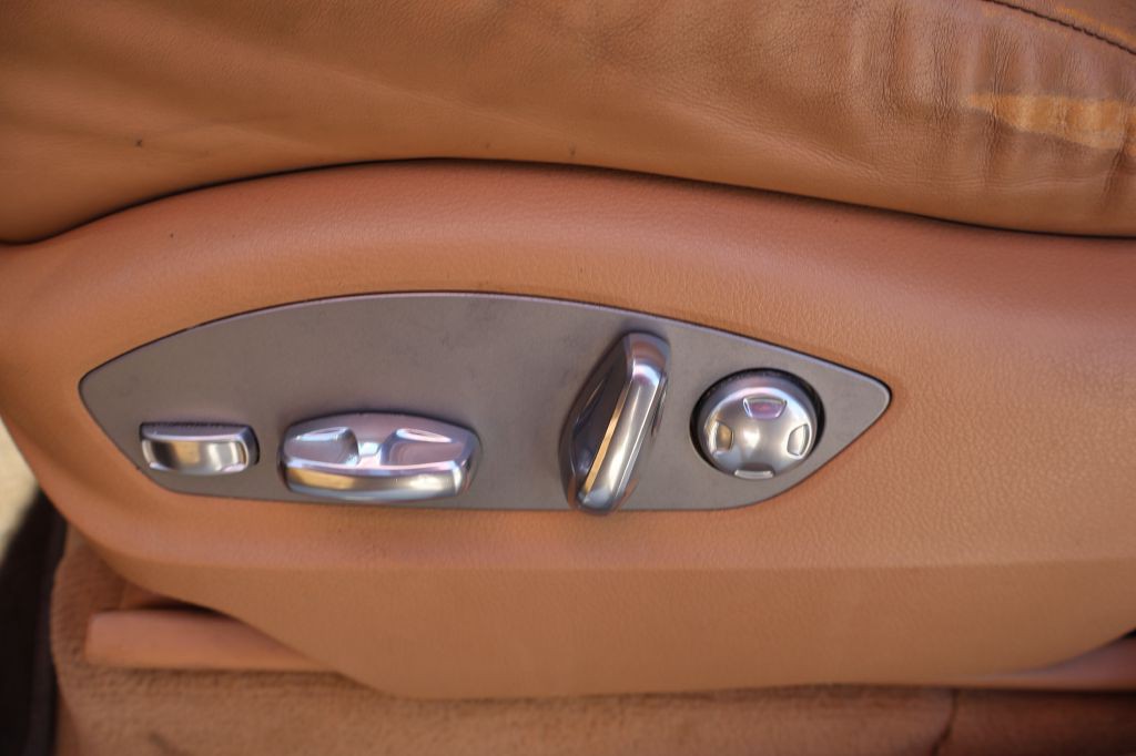 2016 Porsche Cayenne Image 37