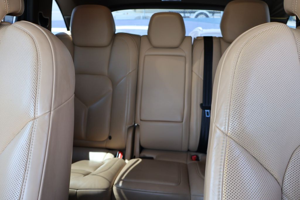 2016 Porsche Cayenne Image 48