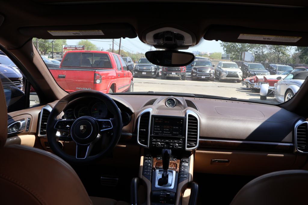 2016 Porsche Cayenne Image 49