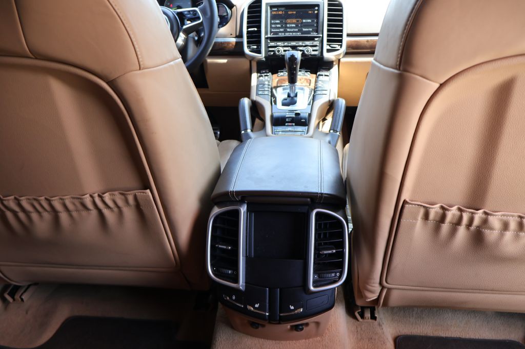 2016 Porsche Cayenne Image 51