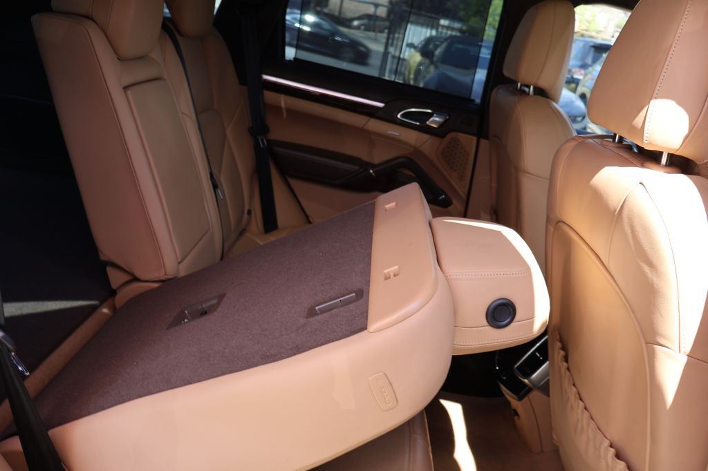 2016 Porsche Cayenne Image 53