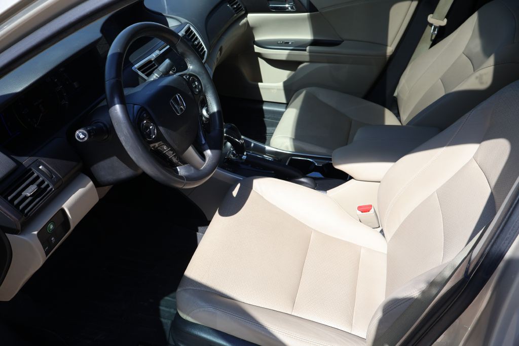 2014 Honda Accord Image 25