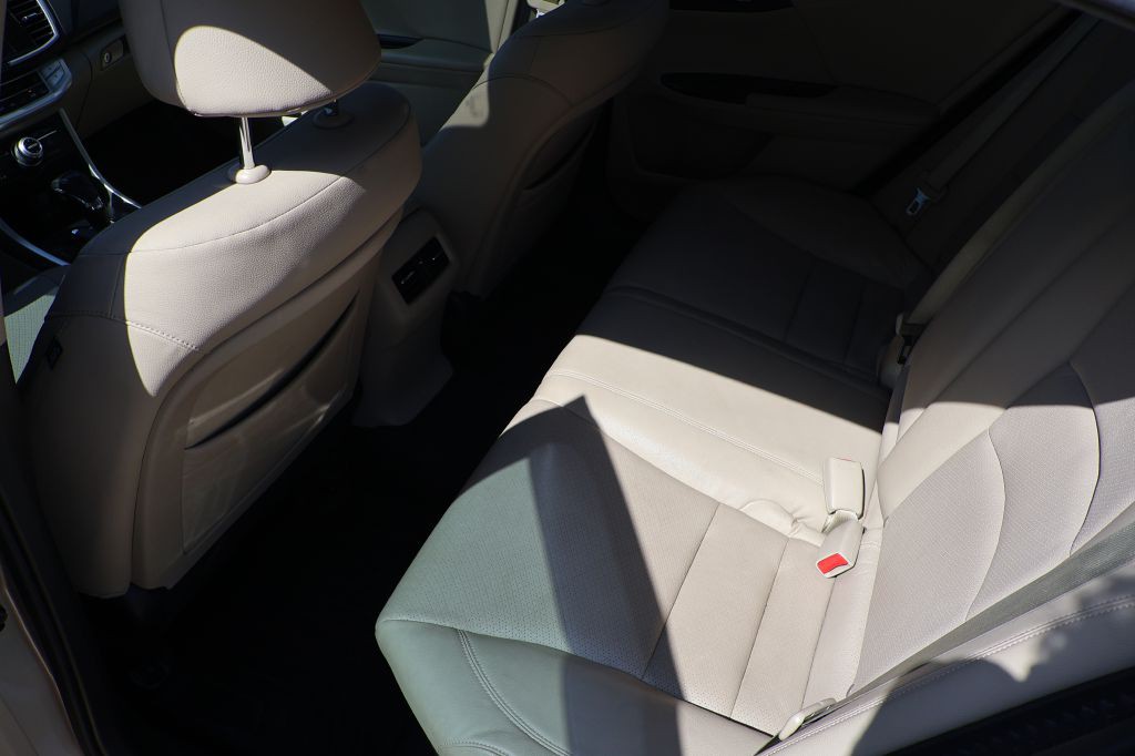 2014 Honda Accord Image 27