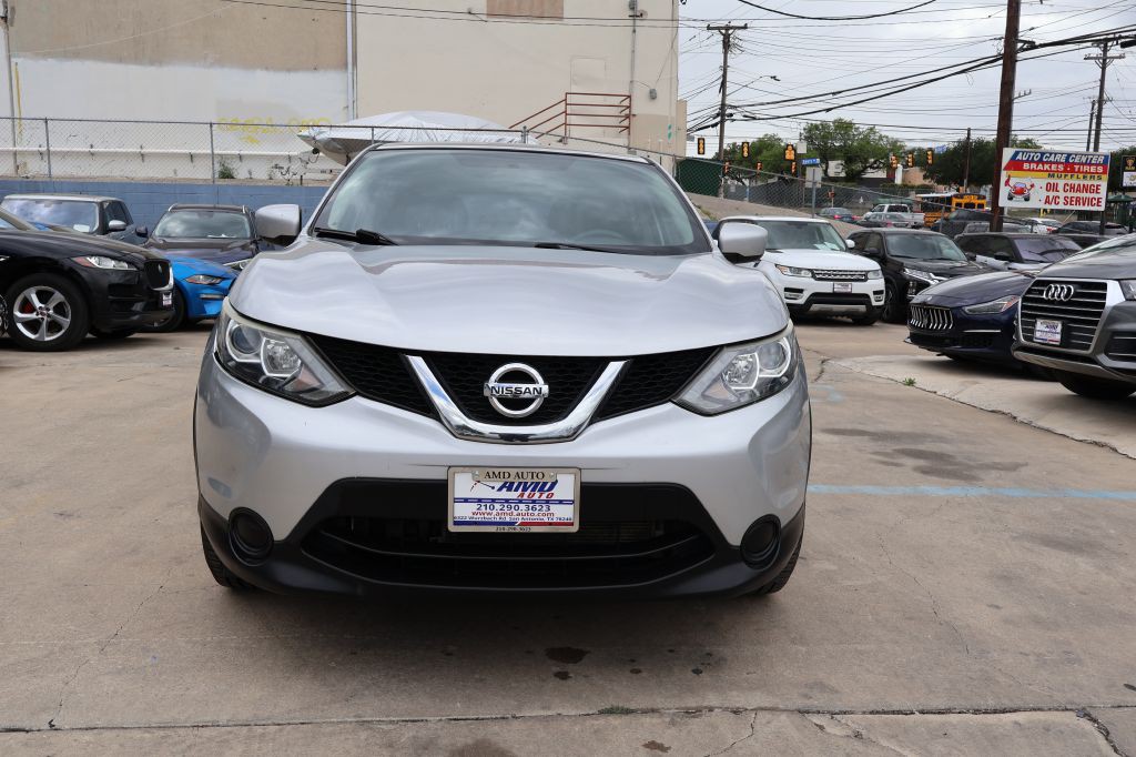 2017 Nissan Rogue Image 2