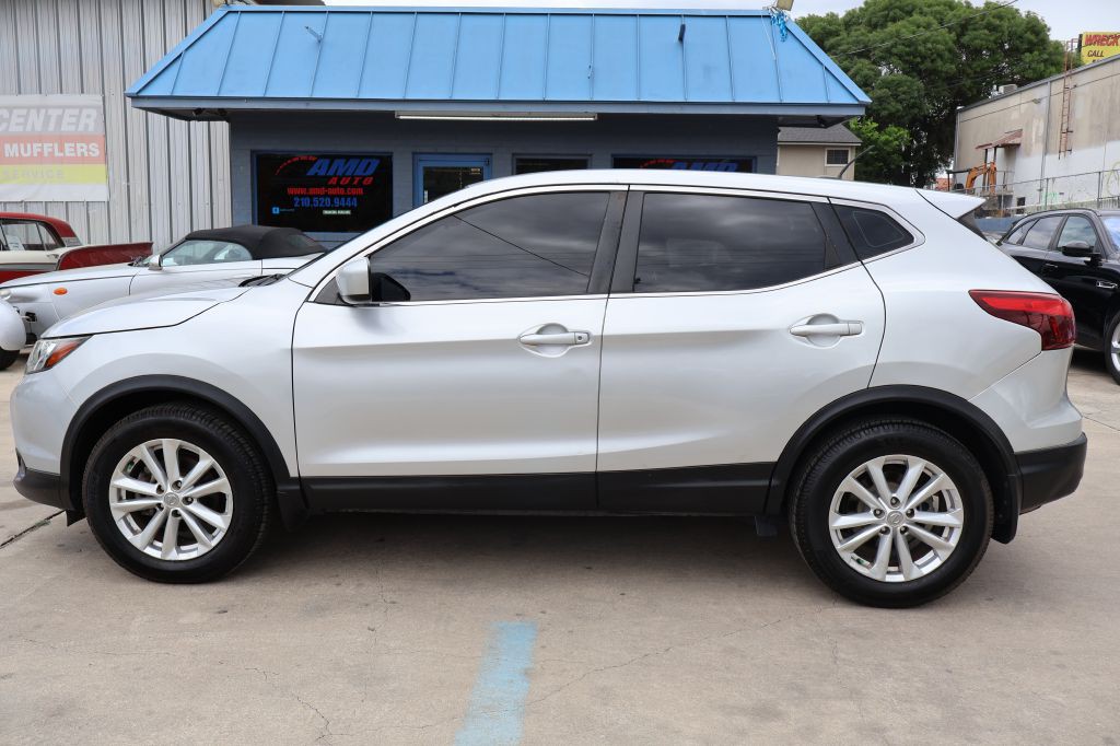 2017 Nissan Rogue Image 4