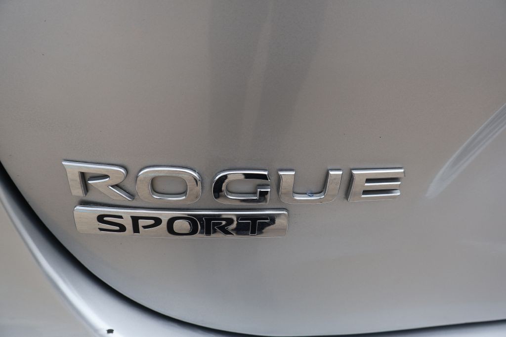 2017 Nissan Rogue Image 10