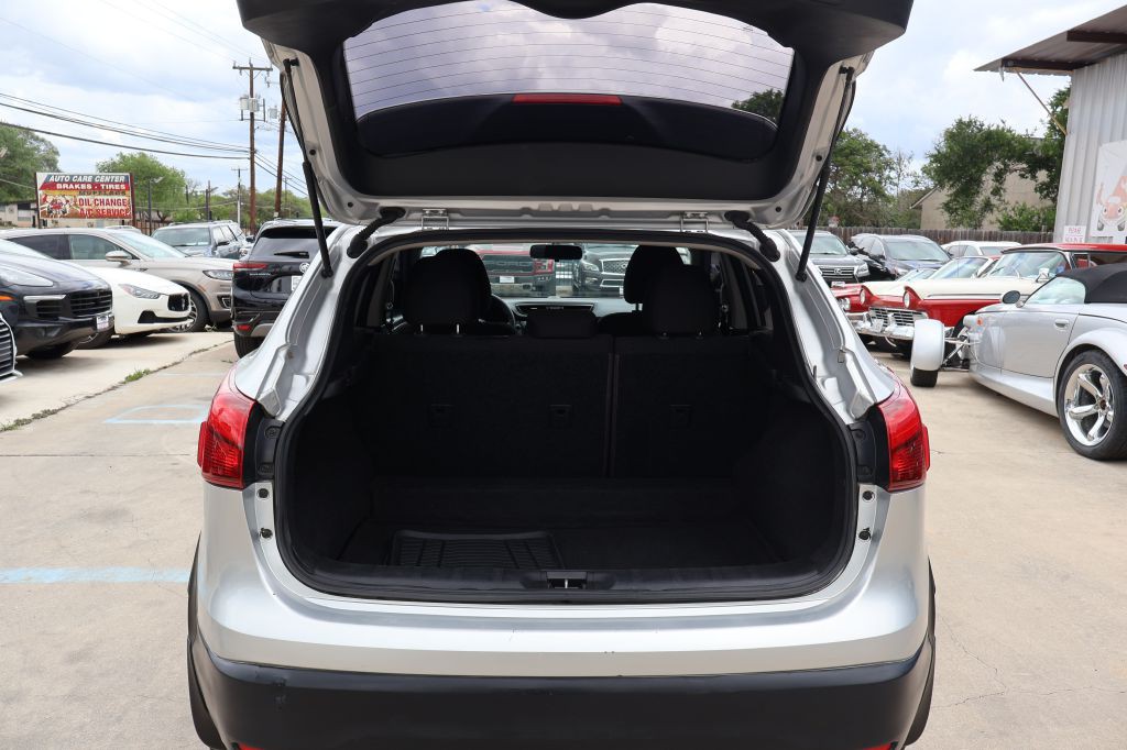 2017 Nissan Rogue Image 11