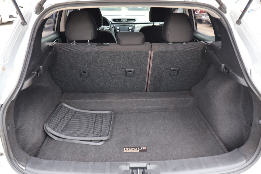 2017 Nissan Rogue Image 12