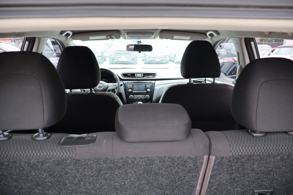 2017 Nissan Rogue Image 13