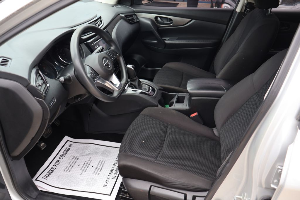 2017 Nissan Rogue Image 17