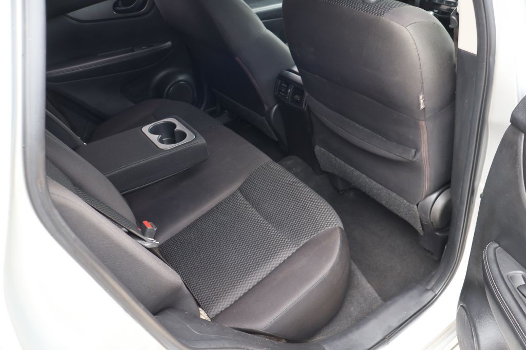 2017 Nissan Rogue Image 21